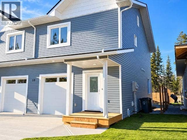 2-10 Flora Avenue — photo 2 of 20