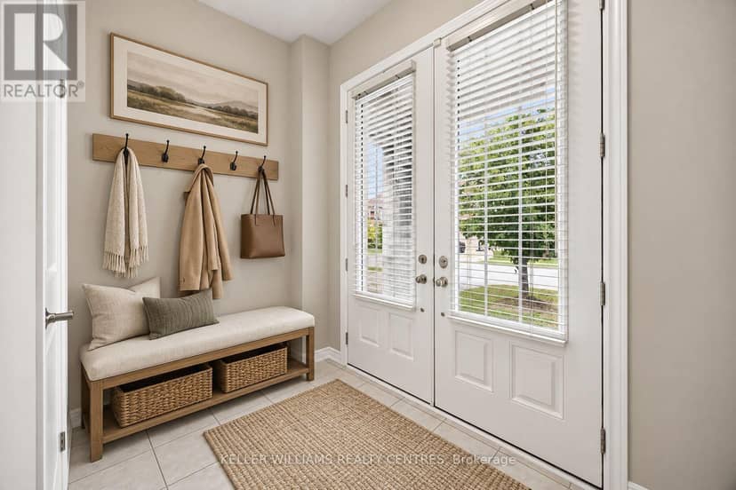 668 McGregor Farm Trail, Newmarket, photo 3