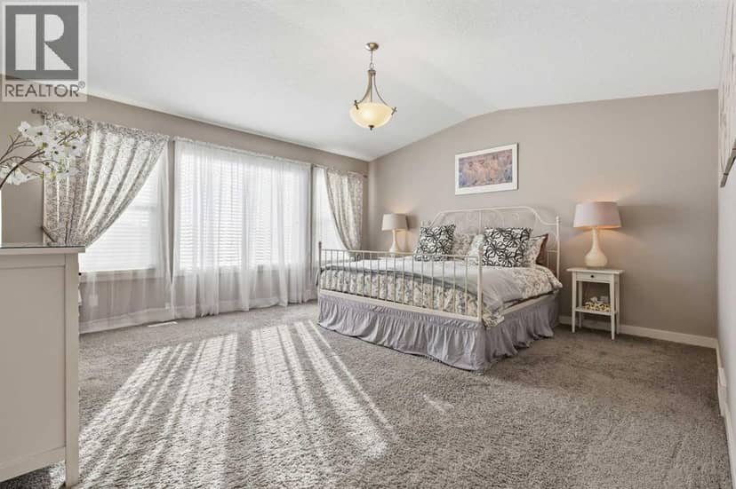 19 Mount Rae Heights — photo 23 of 40