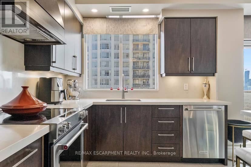 2706 - 35 Kingsbridge Garden Circle — photo 24 of 40