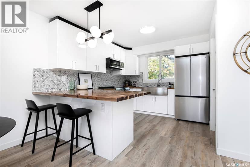 330 Acadia DRIVE — photo 11 of 40