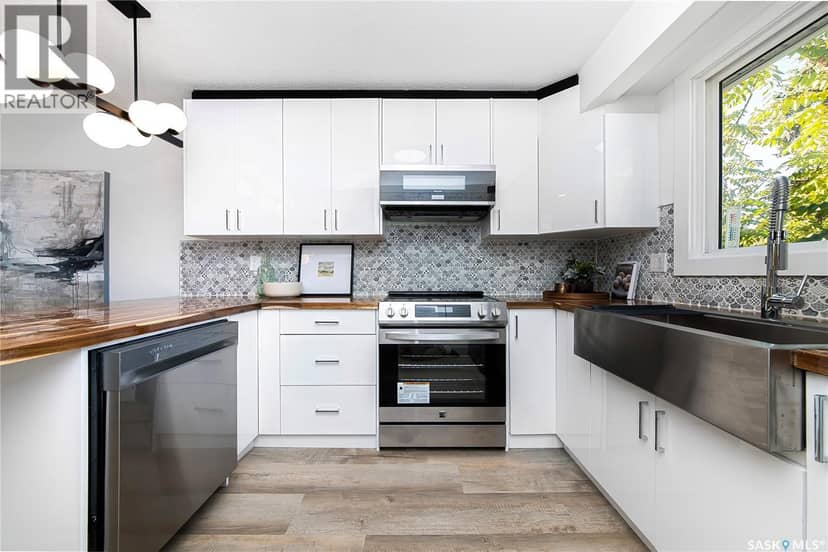 330 Acadia DRIVE — photo 13 of 40