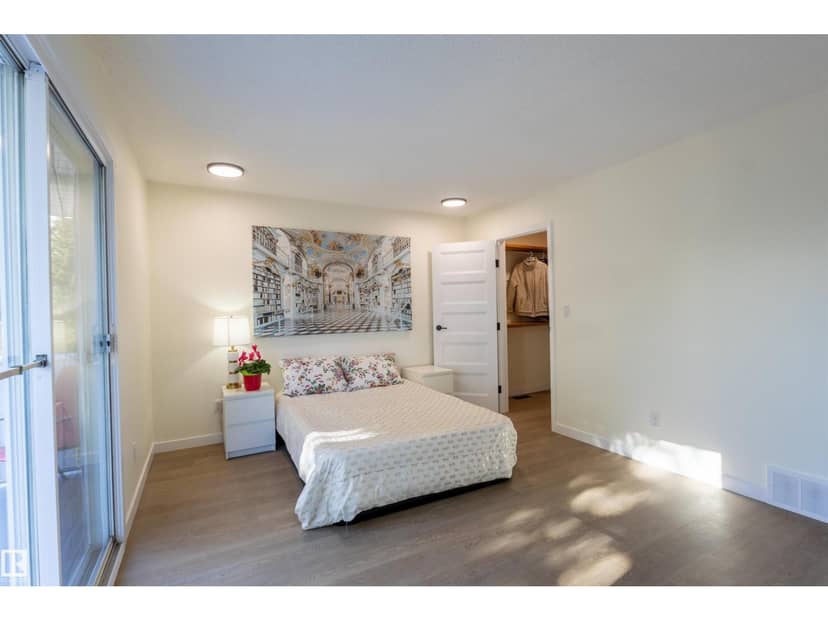 10619 35 AV NW — photo 36 of 40