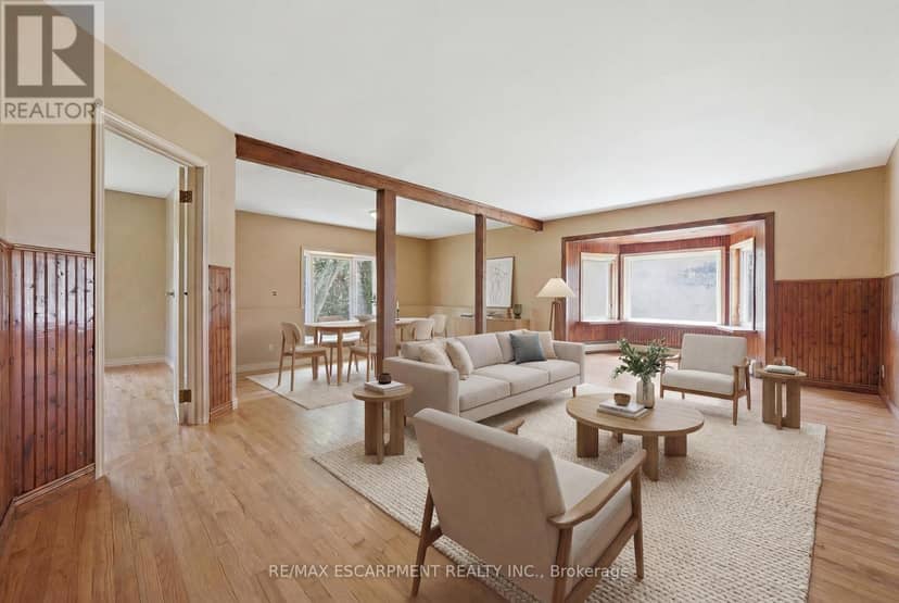 8404 Chippewa Road — photo 18 of 40