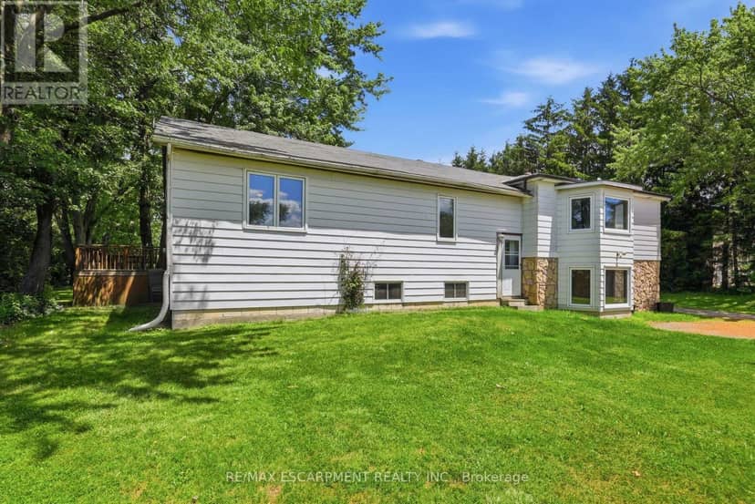 8404 Chippewa Road — photo 9 of 40