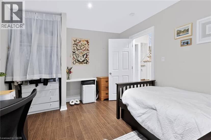 27 FORSYTH Avenue S — photo 14 of 40