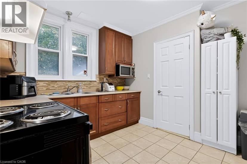 27 FORSYTH Avenue S, Hamilton, photo 8