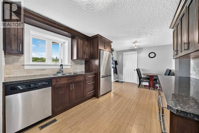 5020 46 Street, Innisfail, photo 4