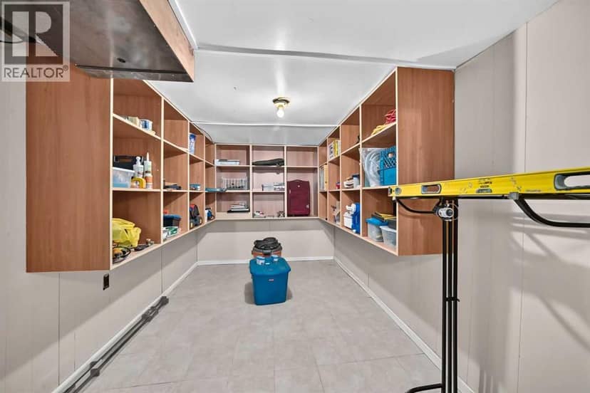 5020 46 Street — photo 24 of 38