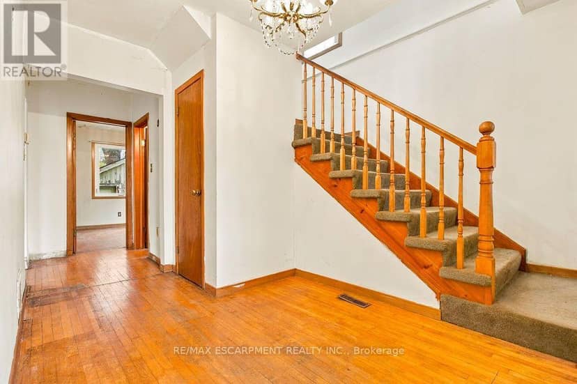 1353 Birch Avenue, Burlington, photo 4