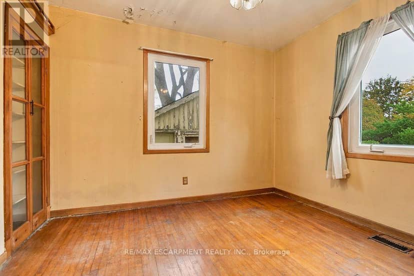 1353 Birch Avenue, Burlington, photo 8