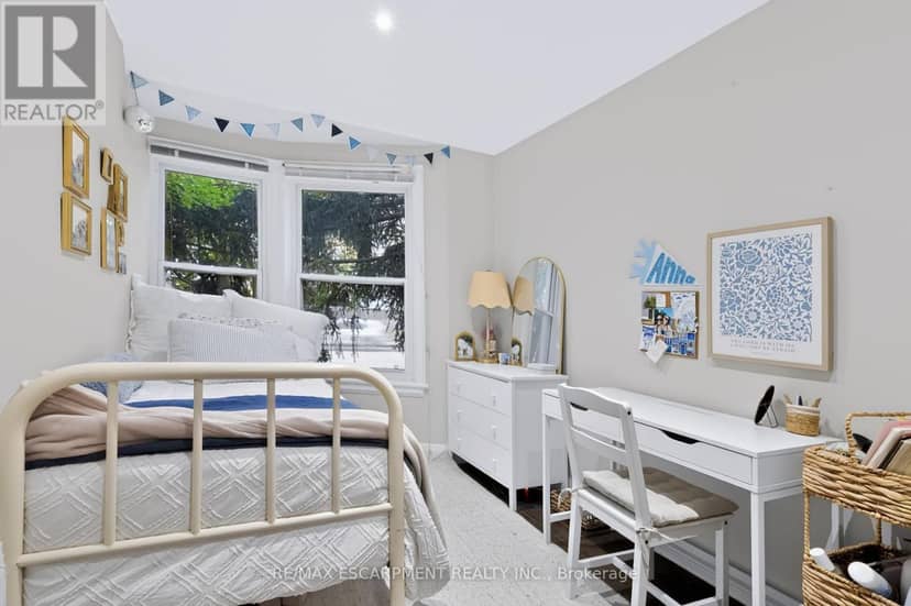 27 Forsyth Avenue S — photo 12 of 40