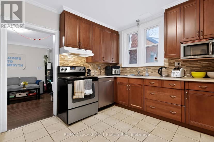 27 Forsyth Avenue S, Hamilton, photo 5