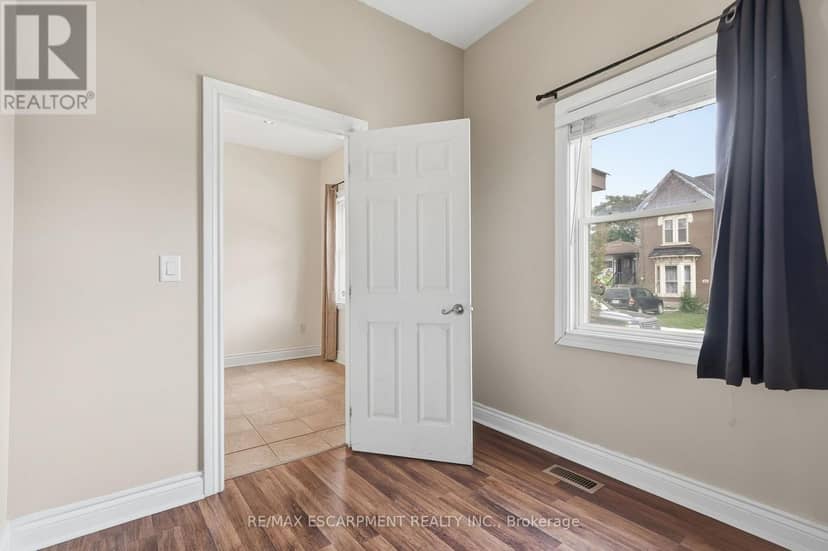 57 Tisdale Street N, Hamilton, photo 8