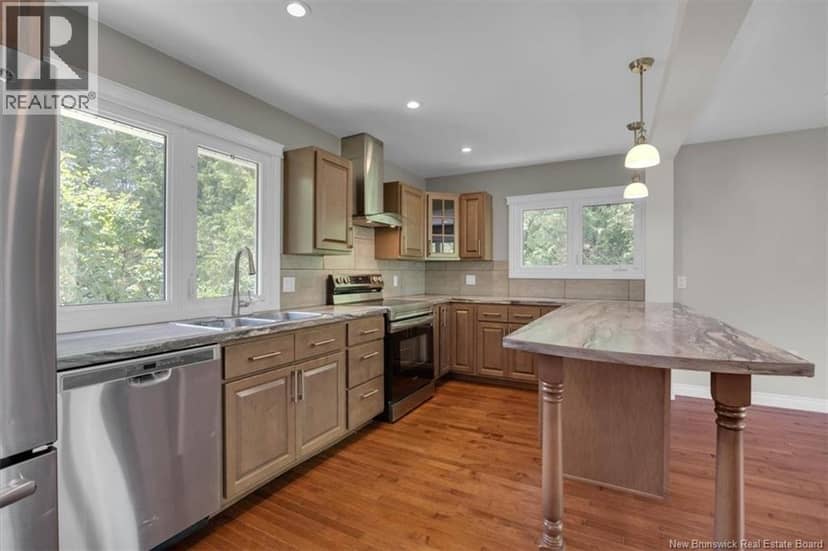 100 Kennebecasis Drive — photo 11 of 40