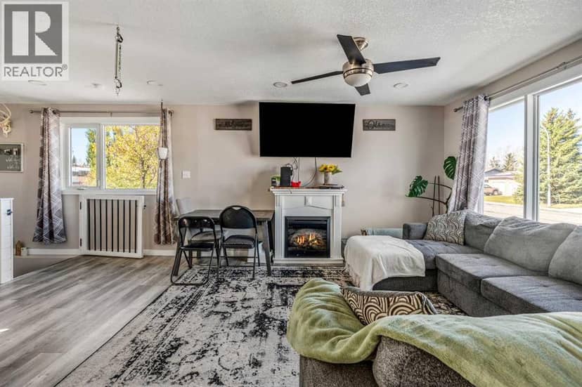 460 4 Avenue E — photo 9 of 40