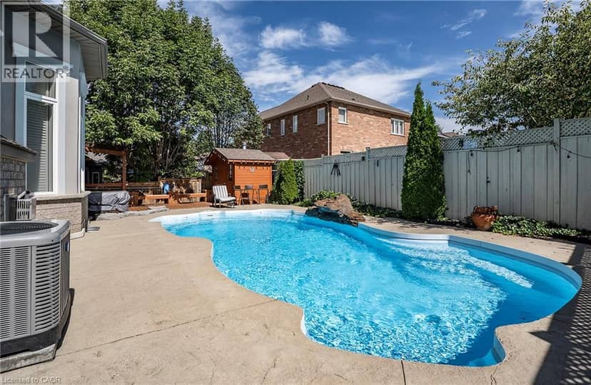 151 MOORE Crescent — photo 33 of 40