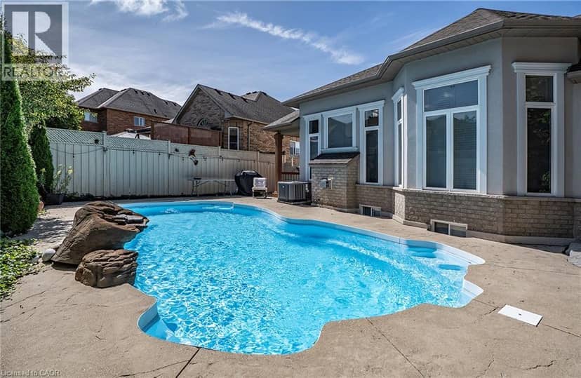 151 MOORE Crescent — photo 32 of 40