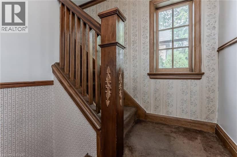 2104 EMERALD Crescent — photo 17 of 31