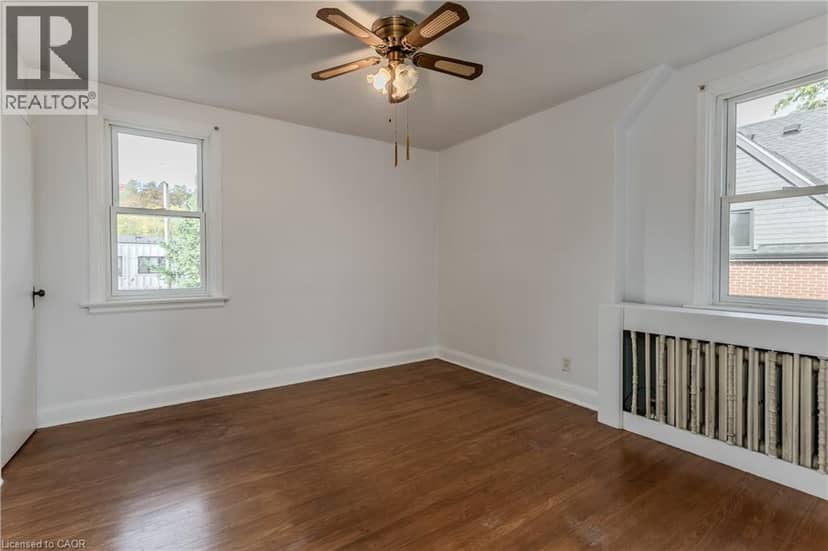 2104 EMERALD Crescent — photo 23 of 31