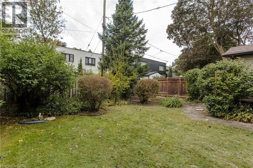 2104 EMERALD Crescent — photo 27 of 31