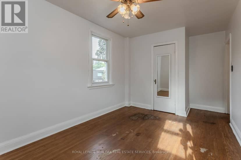 2104 Emerald Crescent — photo 25 of 35