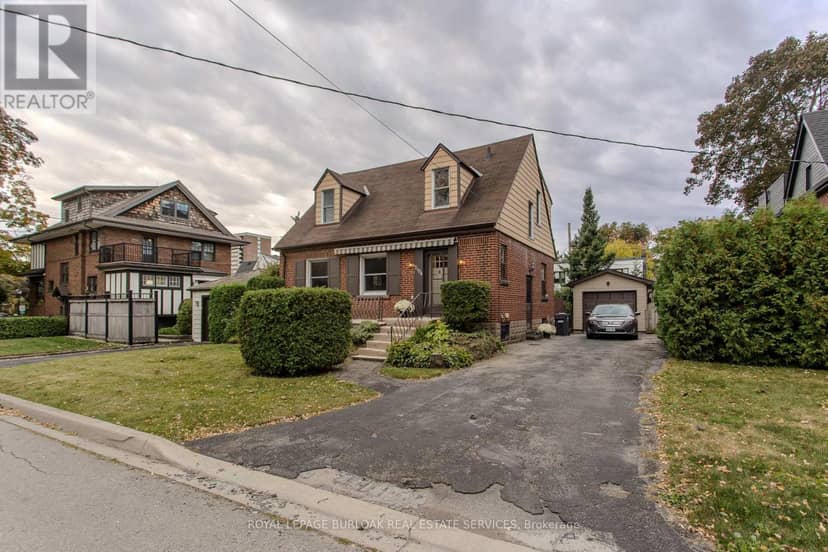 2104 Emerald Crescent — photo 9 of 35