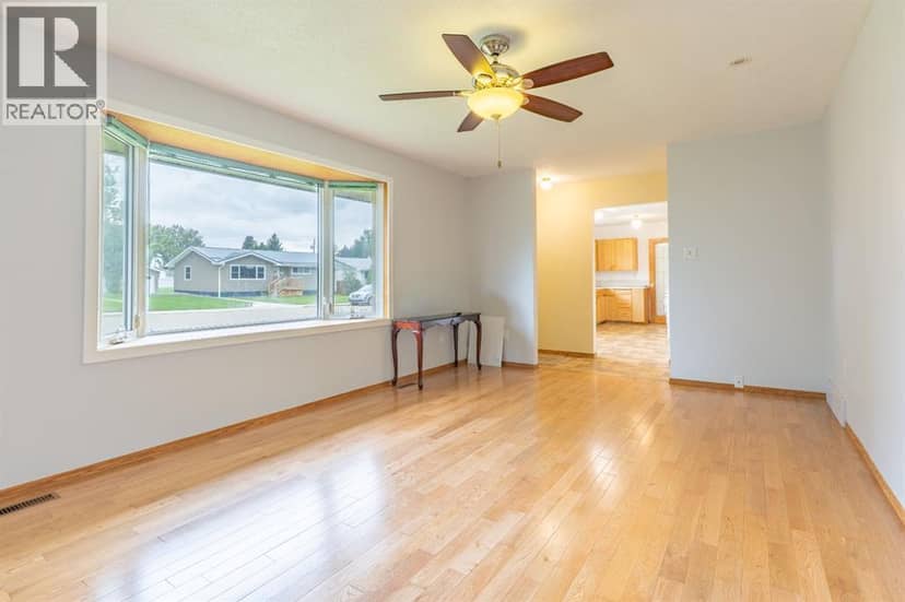 418 3 Avenue E, Bow Island, photo 7