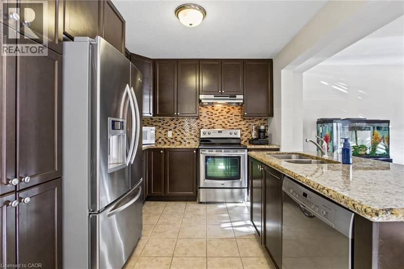 184 PELECH Crescent, Hamilton, photo 8