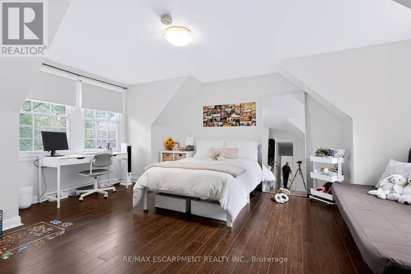 23 Forsyth Avenue S — photo 17 of 40
