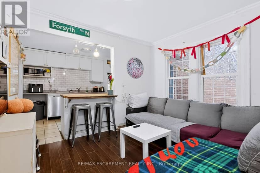 23 Forsyth Avenue S, Hamilton, photo 4