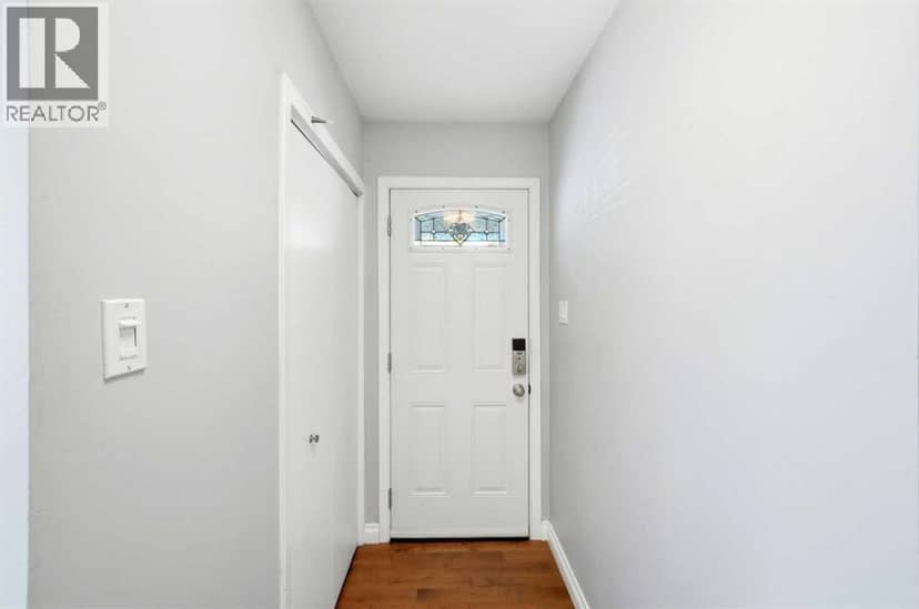 2445 Cherokee Drive NW, Calgary, photo 3