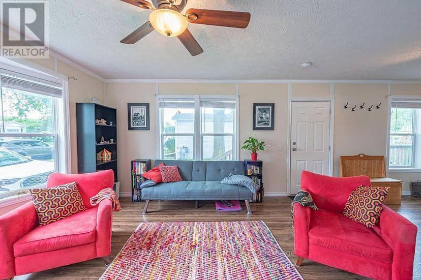 6 Hillview Drive — photo 22 of 34