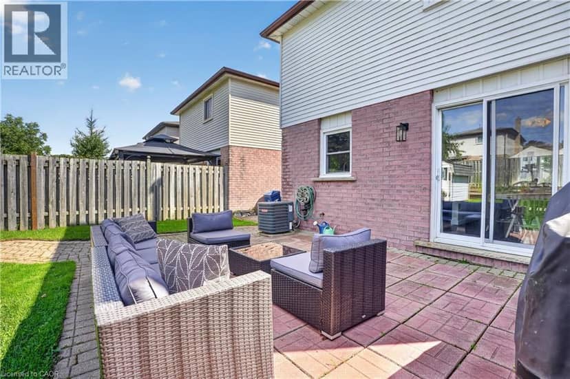 38 MEADOW WOODS Crescent — photo 13 of 40
