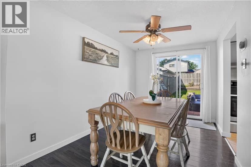38 MEADOW WOODS Crescent — photo 19 of 40
