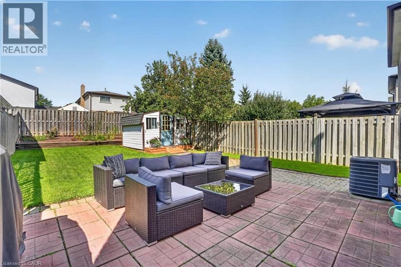 38 MEADOW WOODS Crescent — photo 9 of 40