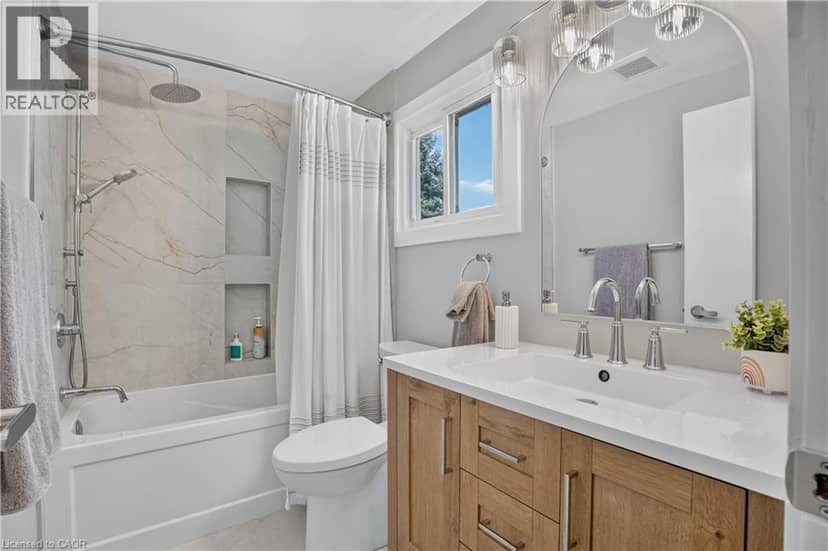 38 MEADOW WOODS Crescent — photo 30 of 40