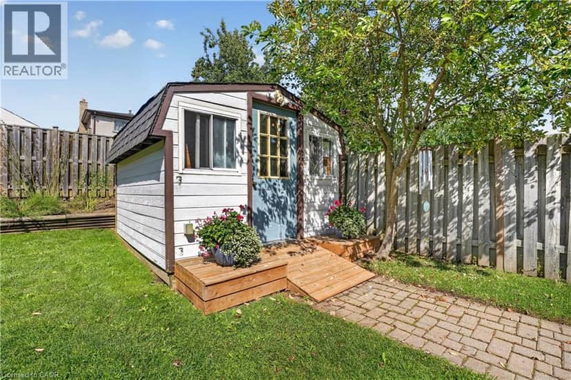38 MEADOW WOODS Crescent — photo 11 of 40