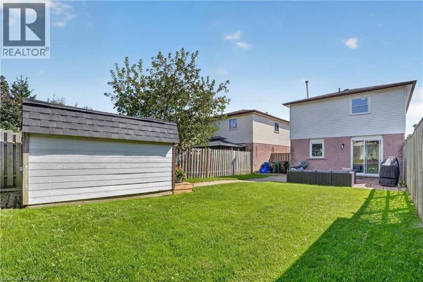 38 MEADOW WOODS Crescent — photo 10 of 40