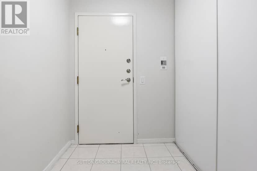211 - 81 Townsgate Drive, Vaughan, photo 2