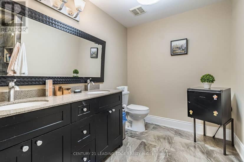 3562 Aquinas Avenue — photo 33 of 40