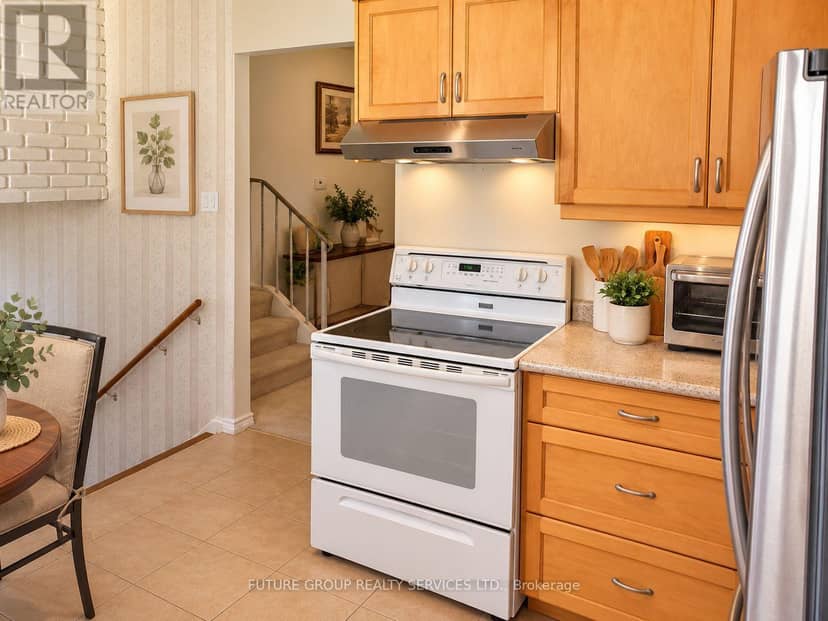 2774 Bucklepost Crescent — photo 4 of 24
