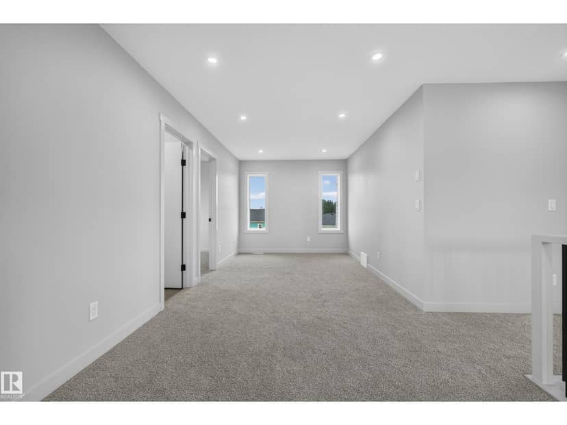 5302 55 AV — photo 35 of 40