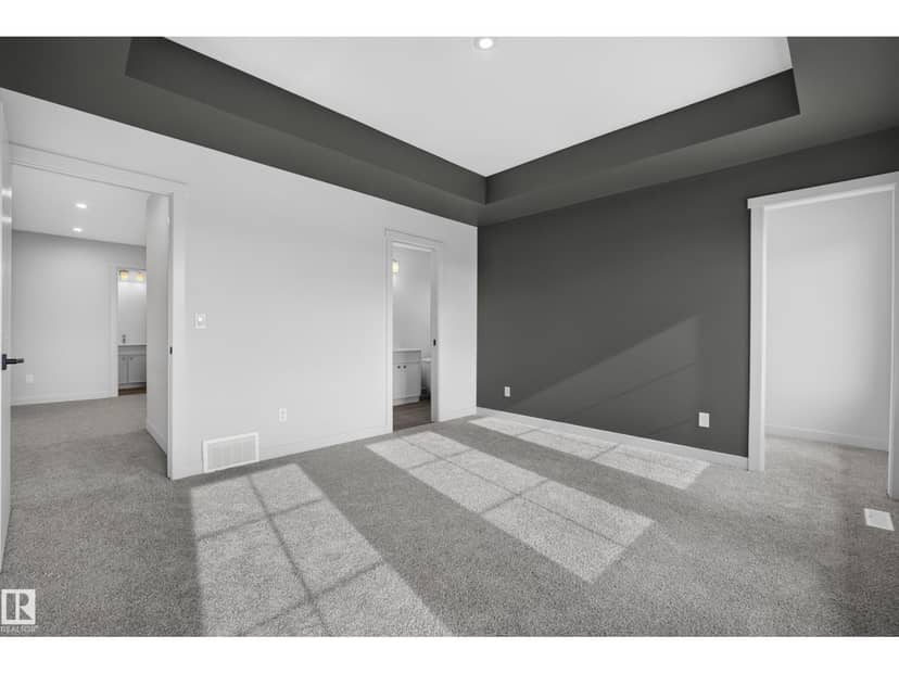 5302 55 AV — photo 39 of 40