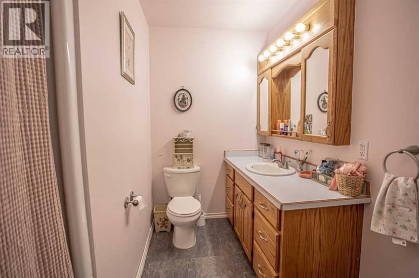 109531 Range Road 175 — photo 23 of 40