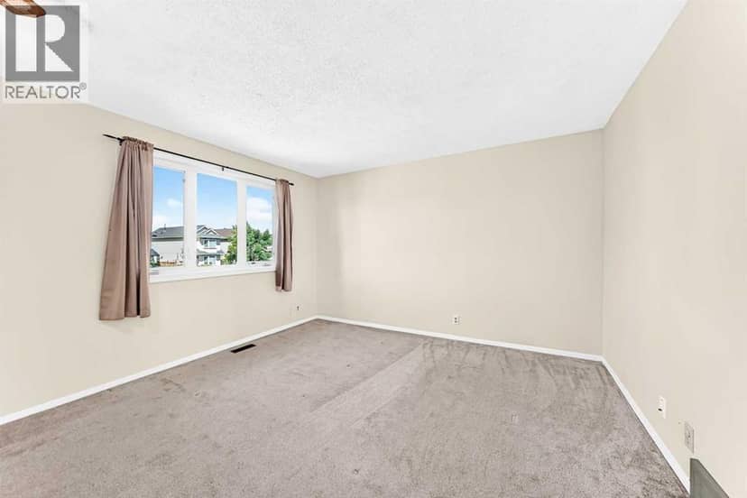 312 Falton Drive NE — photo 17 of 40