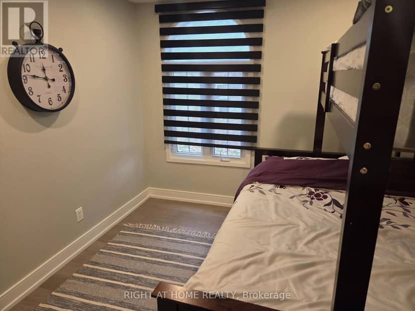 53 Poplar Crescent — photo 21 of 40
