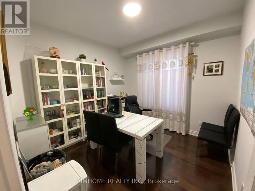 102 Farmstead Road — photo 9 of 29