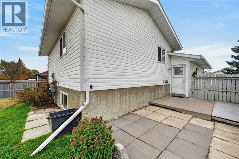 616 18 Street SE — photo 39 of 40