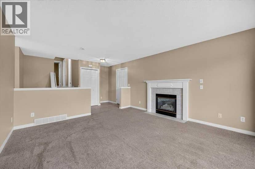 616 18 Street SE — photo 15 of 40